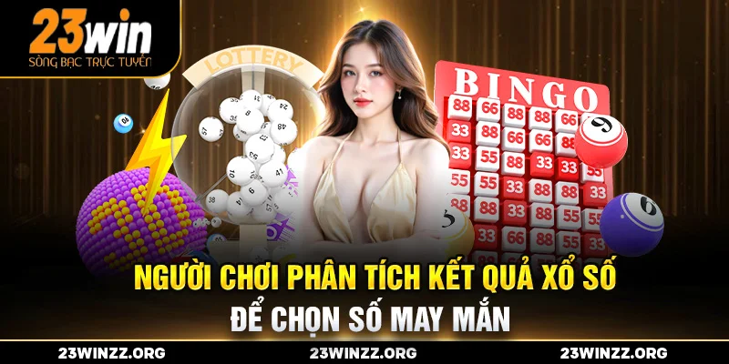 Người chơi phân tích kết quả xổ số để chọn số may mắn